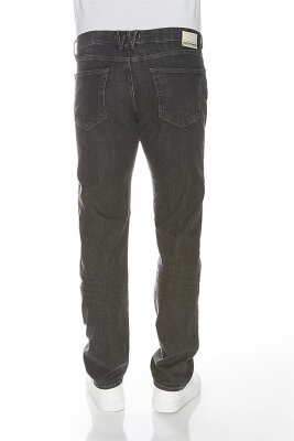 Regualr-Fit-Jeans Modell: Phil Denim
