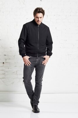 Regualr-Fit-Jeans Modell: Phil Denim