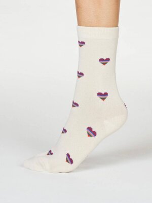 Socken Modell: Cretia Heart Stripe