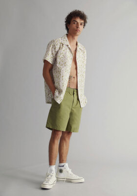 Shorts Modell: Mario